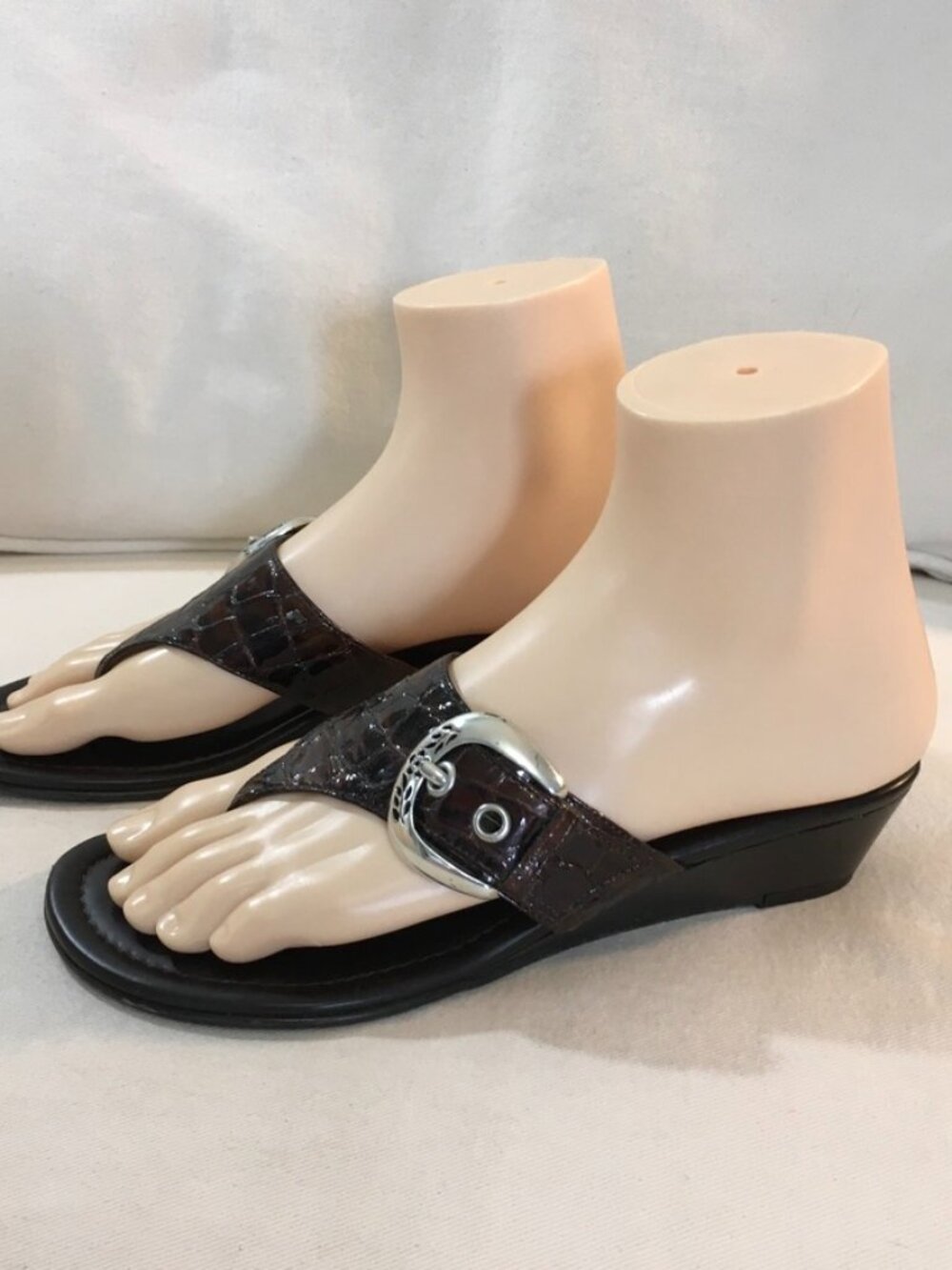 Brighton Brown Crocodile Embossed Leather Thong Sandal Silver Buckle